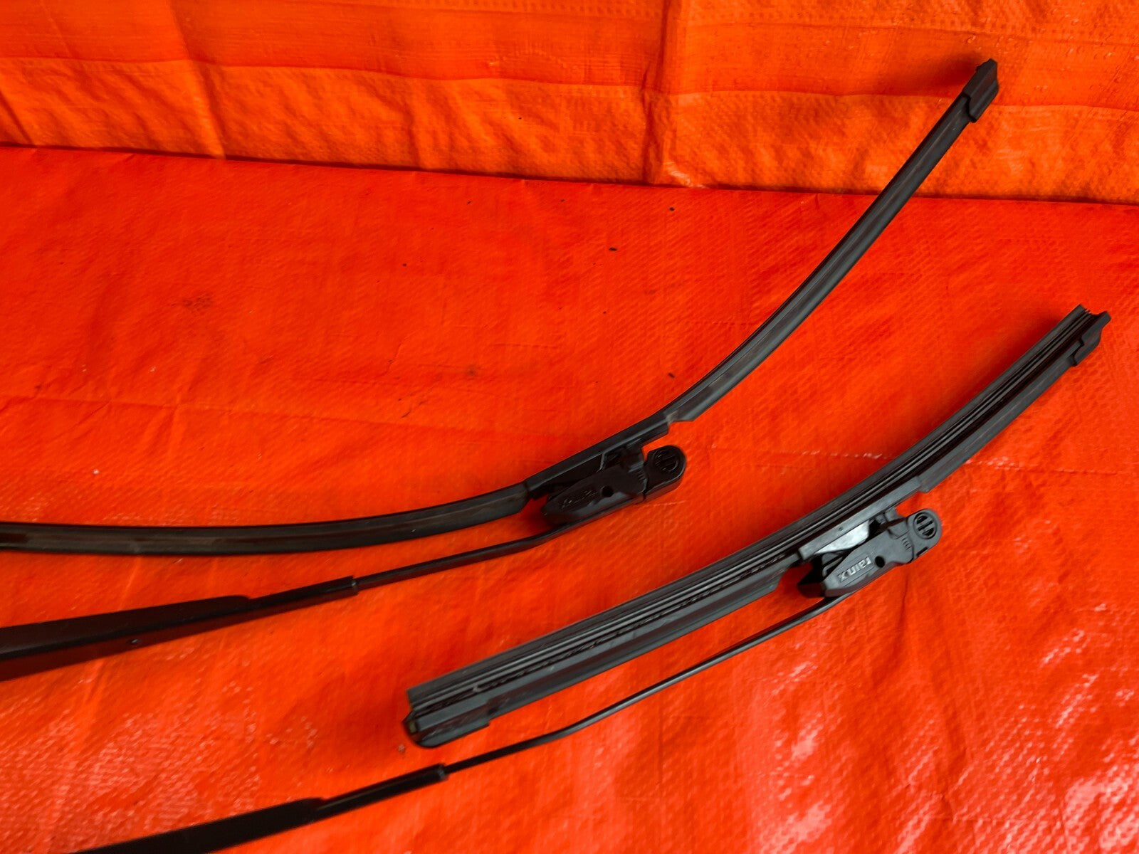 09 14 SUBARU IMPREZA WRX STi SEDAN   WINDSHIELD WIPER ARMS LEFT RIGHT SET OEM 744
