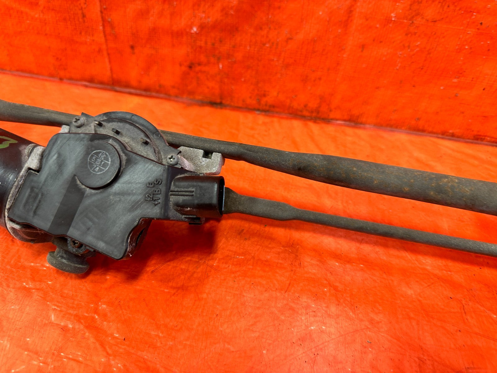 04 11 MAZDA RX8 RX 8   WINDSHIELD WIPER MOTOR W/ LINKAGE   OEM FACTORY #3032