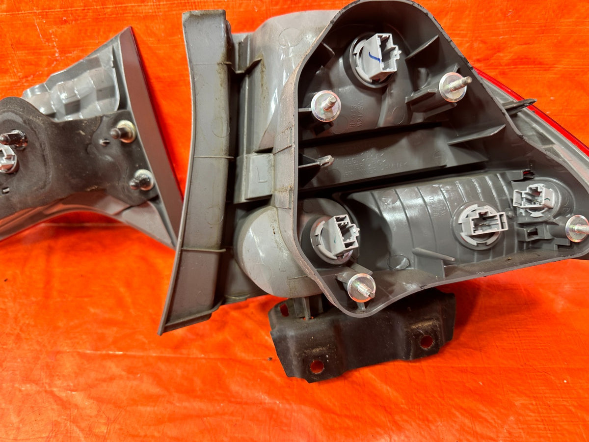 06-08 HONDA CIVIC - 4 DOOR SEDAN COMPLET TAIL LIGHT TAIL LAMP SET ALL 4 OEM 30013