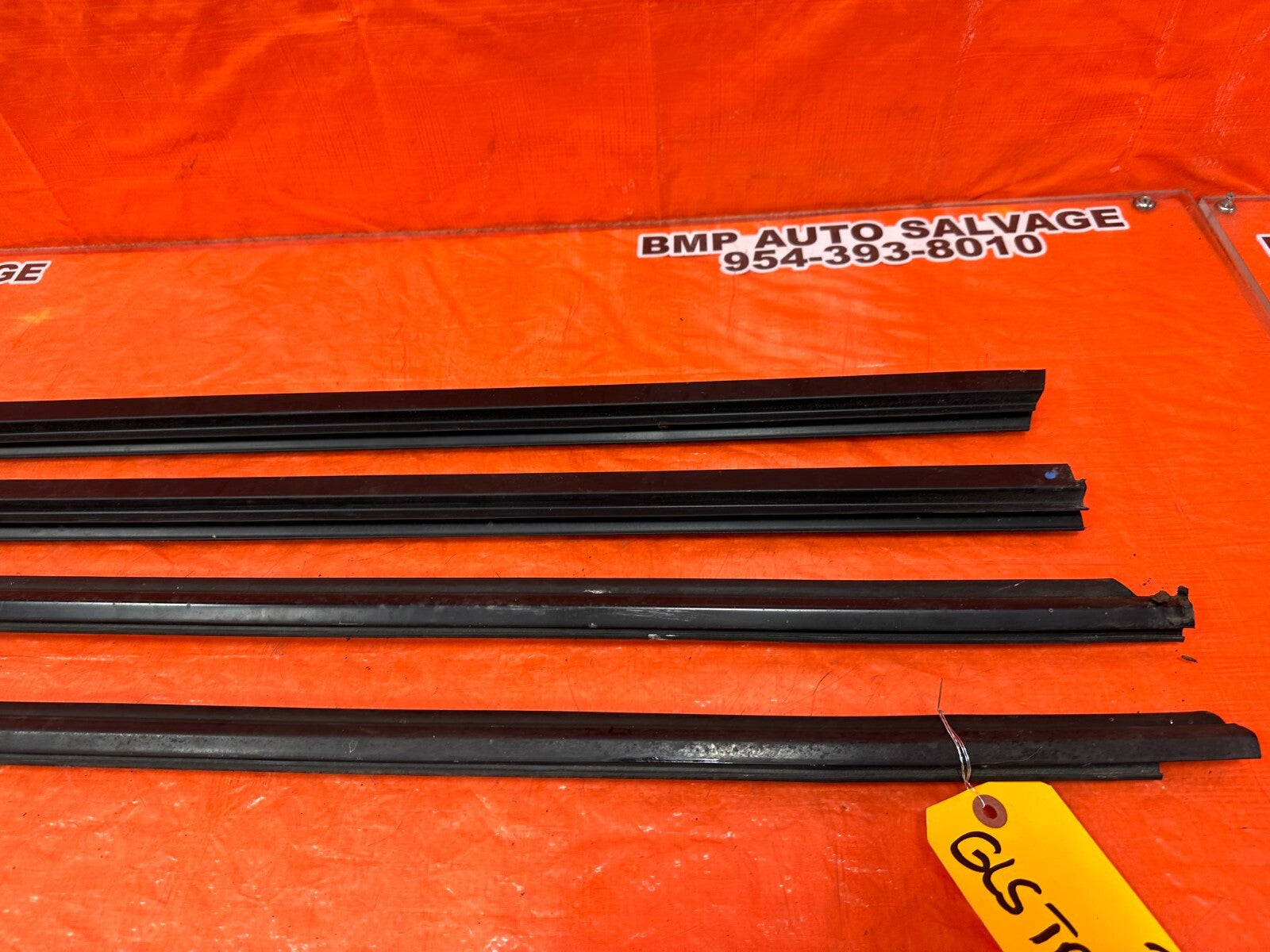 08 15 INFINITI G37 Q60 COUPE EXTERIOR DOOR WINDOW GLASS TRIM LEFT RIGHT OEM #2483
