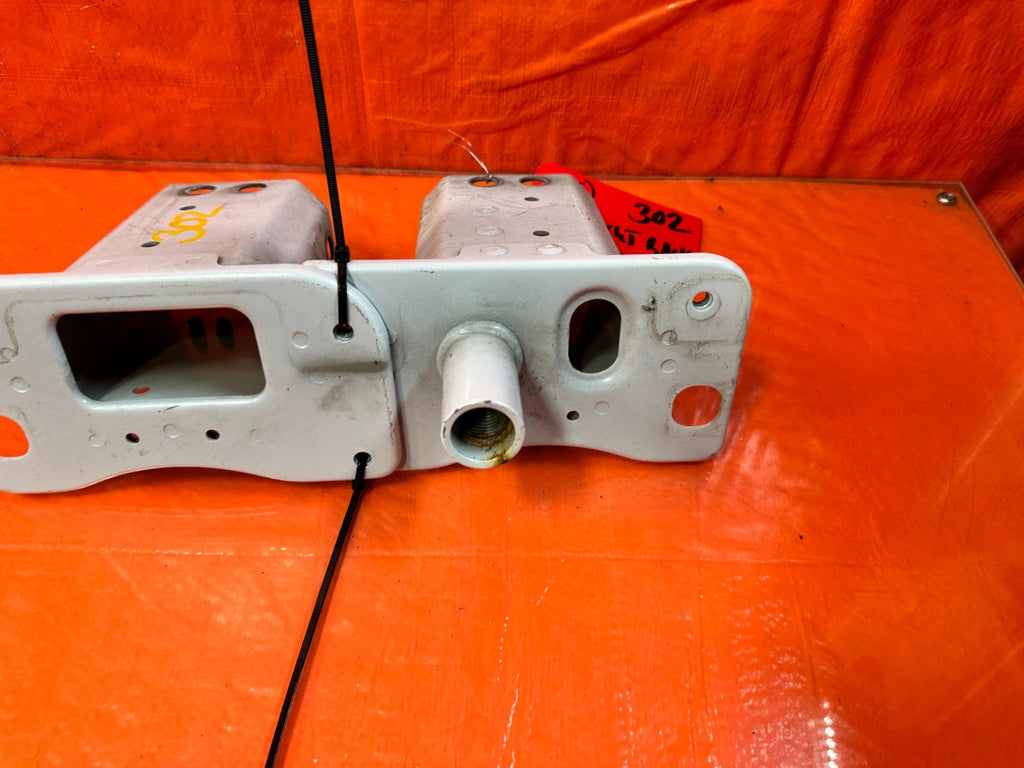 13 16 HYUNDAI GENESIS COUPE 3.8L LEFT RIGHT FRONT RE BAR CRASH BAR BEAM BRACKETS1