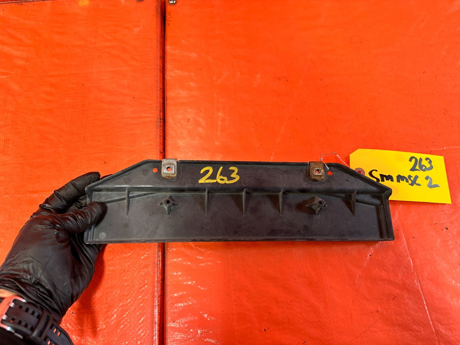 97 01 HONDA PRELUDE   REAR LICENSE PLATE BRACKET   OEM FACTORY #2637