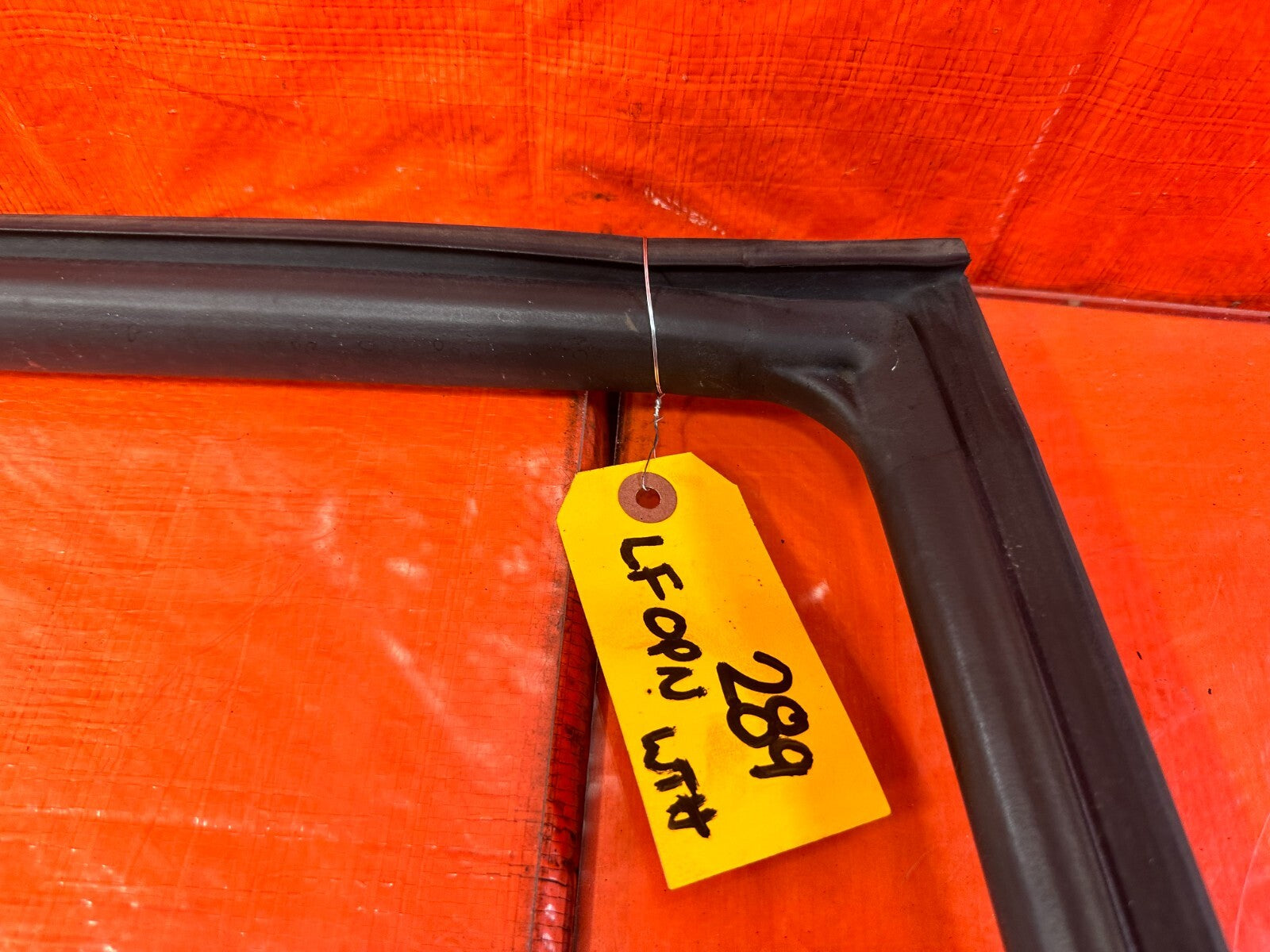 17 20 INFINITI Q60   DRIVER LEFT UPPER DOOR TO CHASSIS WEATHER STRIP SEAL OEM 893
