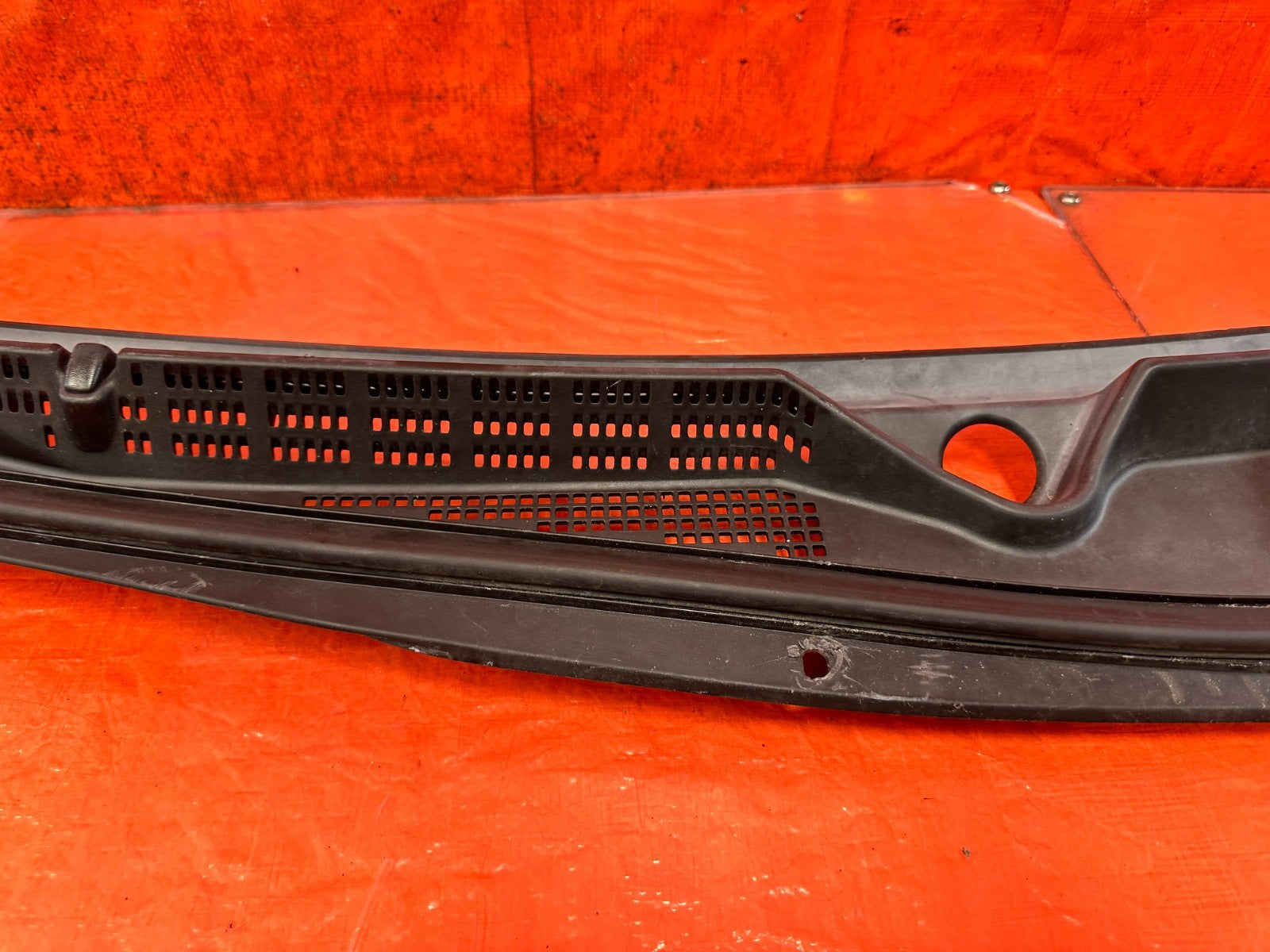13 16 HYUNDAI GENESIS 2D COUPE   WINDSHIELD WIPER COWL   86150 2M000   OEM #3255