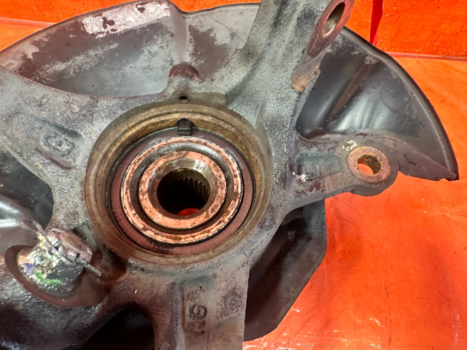 06 11 HONDA CIVIC SI   DRIVER LEFT FRONT SPINDLE KNUCKLE HUB 36MM   OEM OE #3074