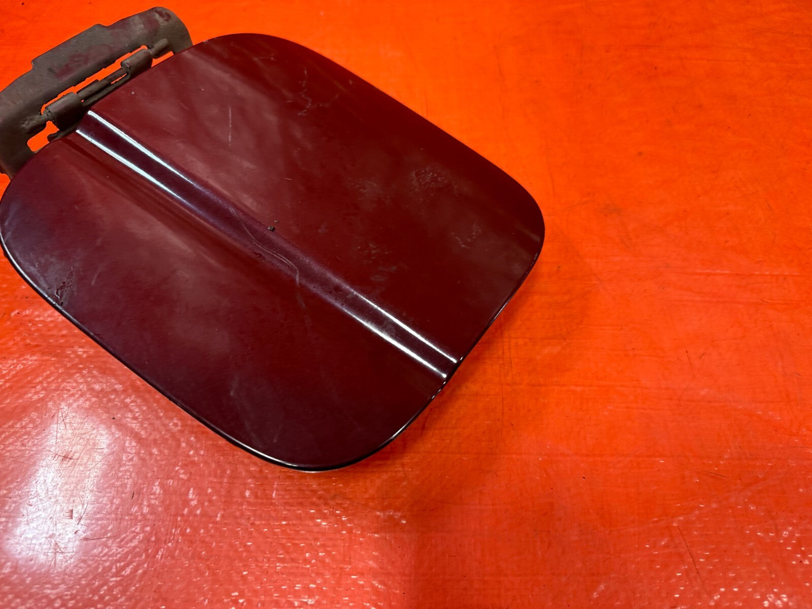 08 12 HONDA ACCORD SEDAN   GASOLINE GAS FUEL LID COVER   RED   OEM #2512