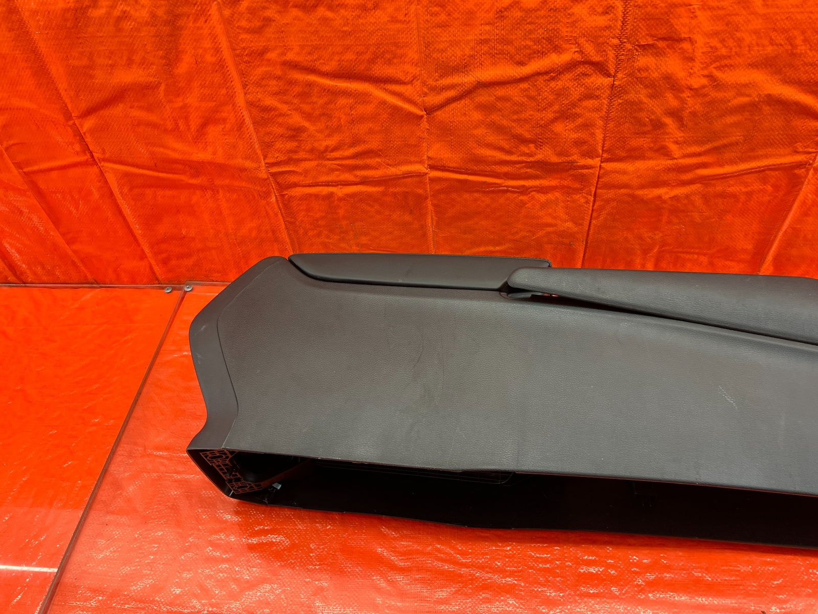 18 21 HONDA ACCORD SPORT   ARM REST / CENTER CONSOLE STORAGE COMPARTMENT OEM 18413