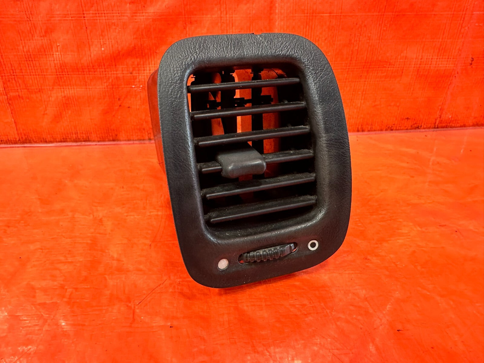 94 01 ACURA INTEGRA   PASSENGER RIGHT AC AIR CONDITIONING VENT R RH   OEM OE 2745
