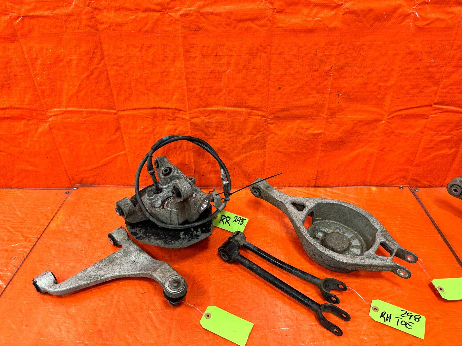 03 07 INFINITI G35 COUPE RIGHT REAR SPINDLE KNUCKLE HUB W/ ALL CONTROL ARMS 29816
