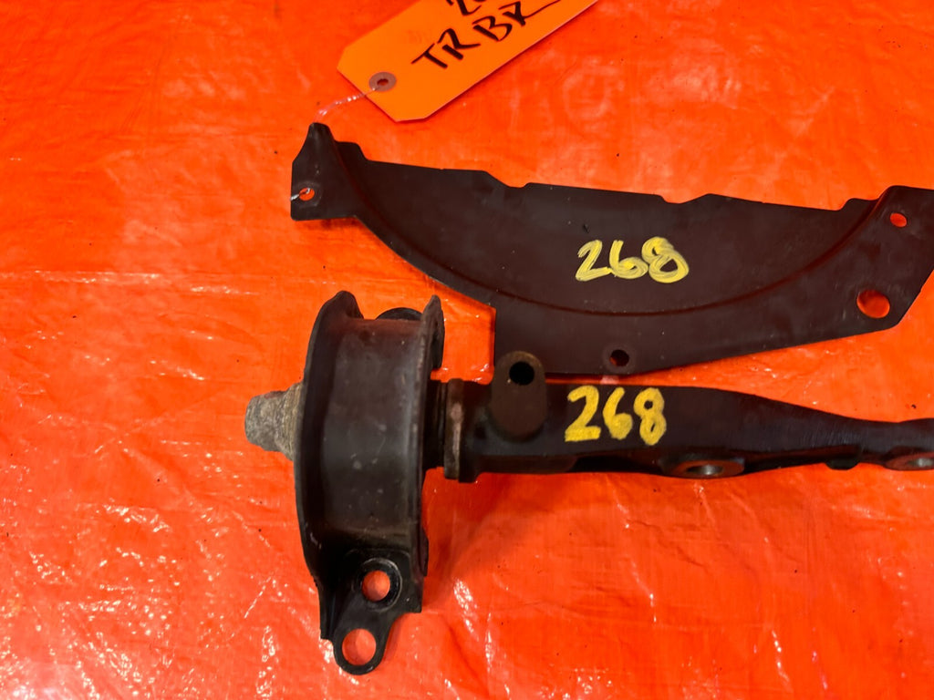 96 01 ACURA INTEGRA   AUTOMATIC LOWER TRANSMISSION TORQUE MOUNT BRACKET OEM #2683
