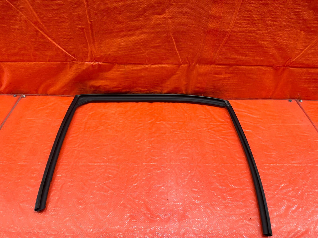 04 08 ACURA TSX   DRIVER LEFT REAR WINDOW GLASS RUN CHANNEL   OEM #2050