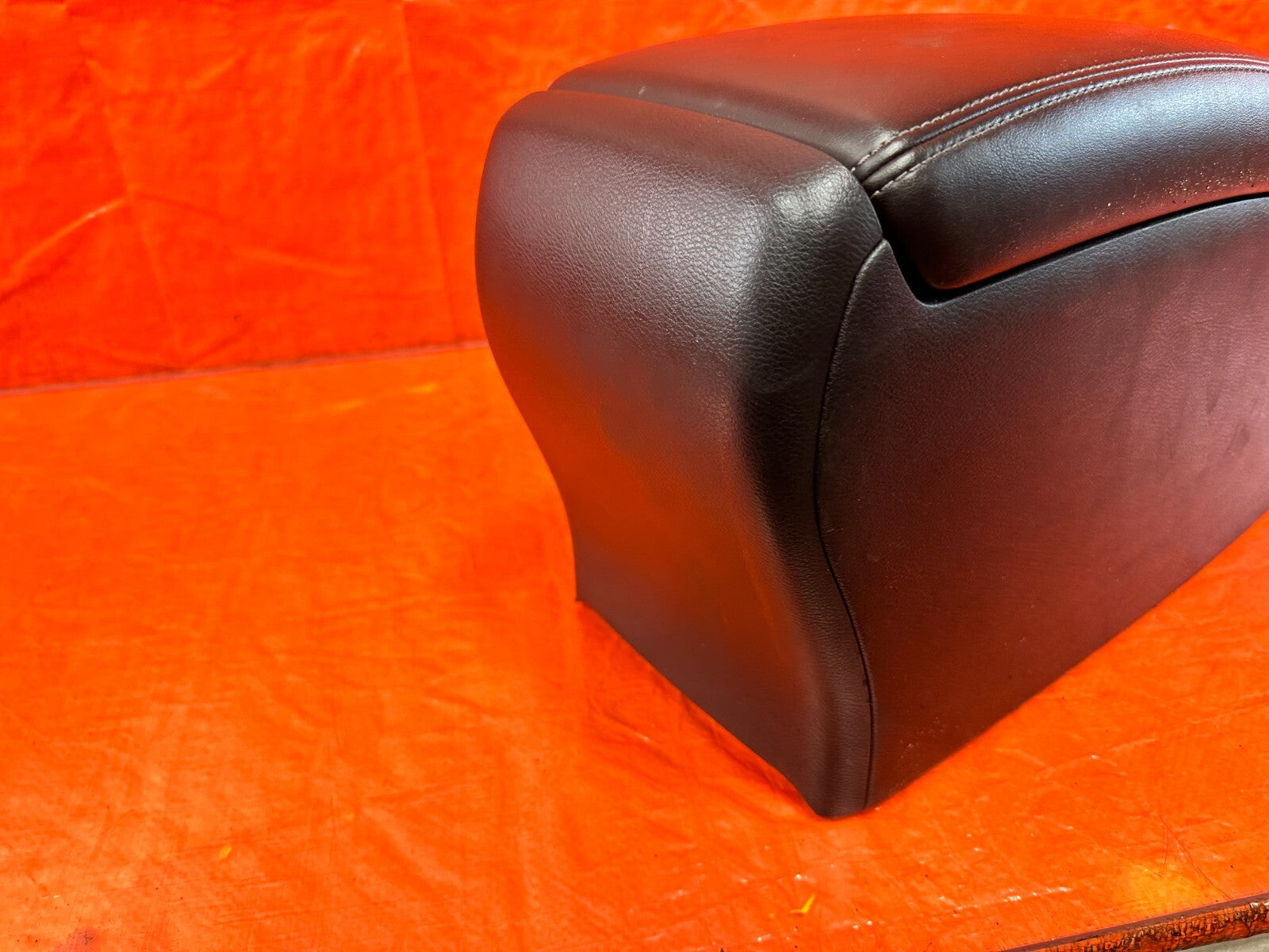 16 20 INFINITI Q50 / 17 20 Q60   ARM REST CENTER CONSOLE   OEM FACTORY OE #2896