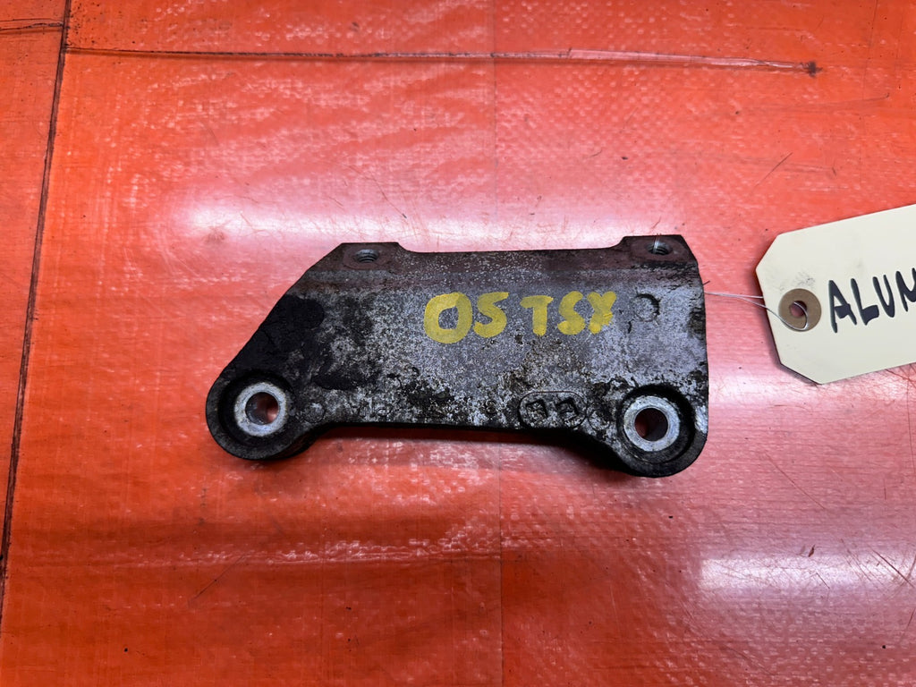 04-05 ACURA TSX 2.4L K24A2 A/C AIR CONDITIONING COMPRESSOR MOUNT BRACKET OEM #054