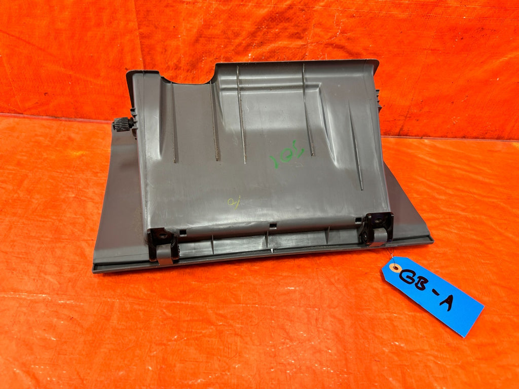 97 01 HONDA CR V CRV   GLOVE BOX ASSEMBLY   GRAY COLOR   OEM FACTORY #3012
