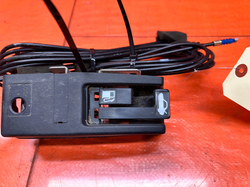 97 01 HONDA PRELUDE 2.2L GAS TRUNK FUEL DOOR PULL RELEASE CABLE LEVER OEM #3367