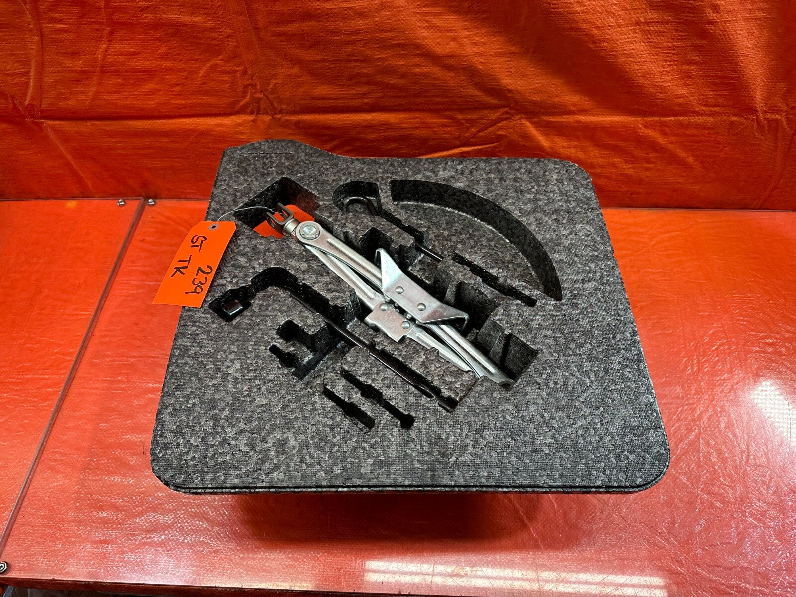 08 12 HONDA ACCORD SEDAN SPARE TIRE TOOL KIT  JACK LUG NUT WRENCH SWIVEL OEM 2390