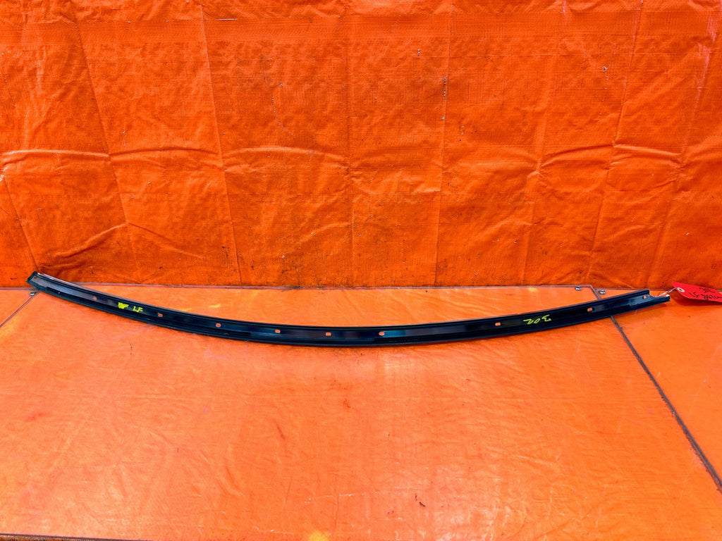 10 16 HYUNDAI GENESIS COUPE   DRIVER LEFT GLASS WINDOW DRIP MOLDING OEM #3020