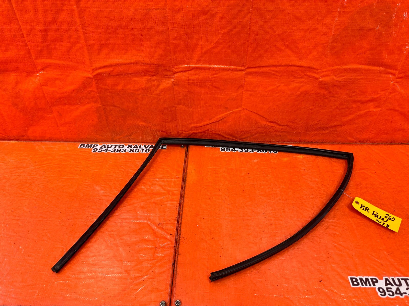 06 11 CIVIC 4D SEDAN   PASSENGER RIGHT REAR WEATHER STRIP RUN CHANNEL OEM #2600