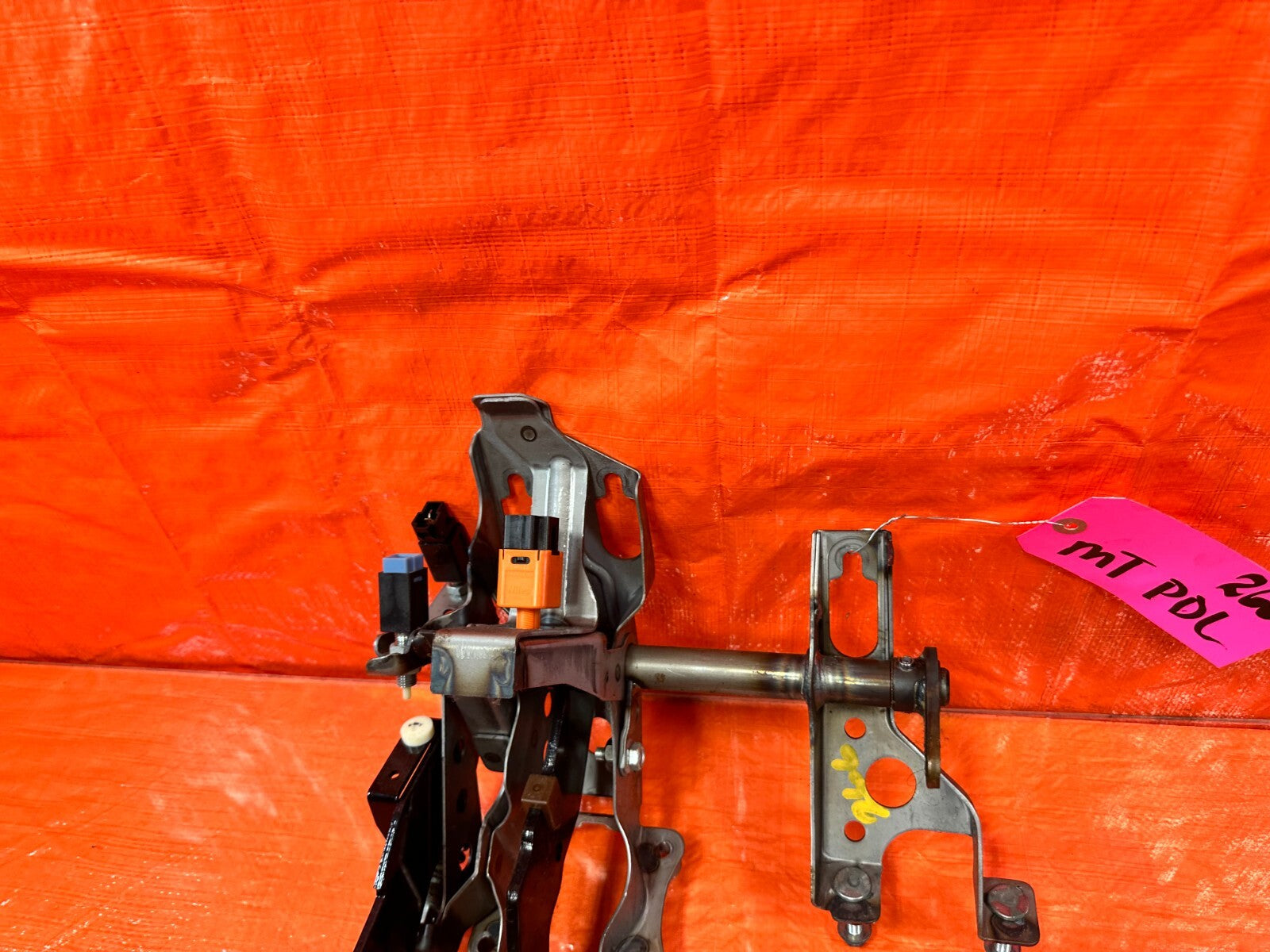 15 21 SUBARU WRX & STI   PEDAL SET   BRAKE & CLUTCH PEDALS   OEM 2665