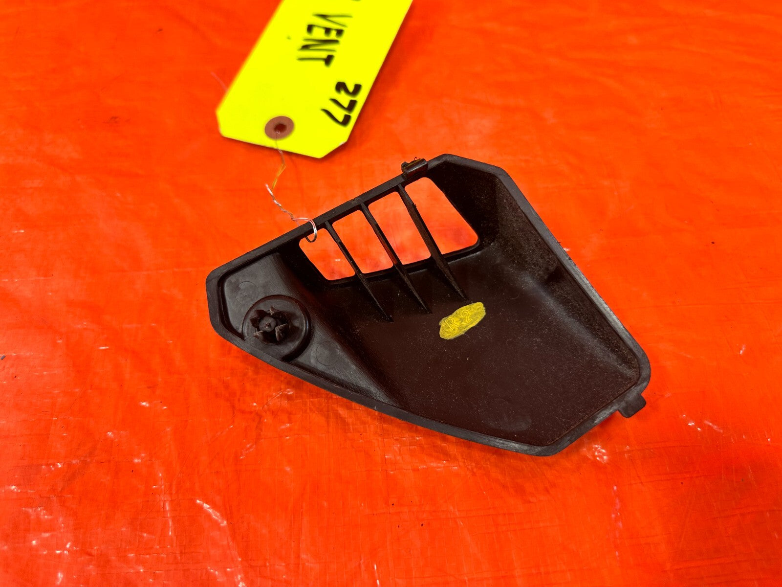 88 91 HONDA CRX   PASSNEGER RIGHT DASH DEFROSTER VENT   OEM FACTORY #2773