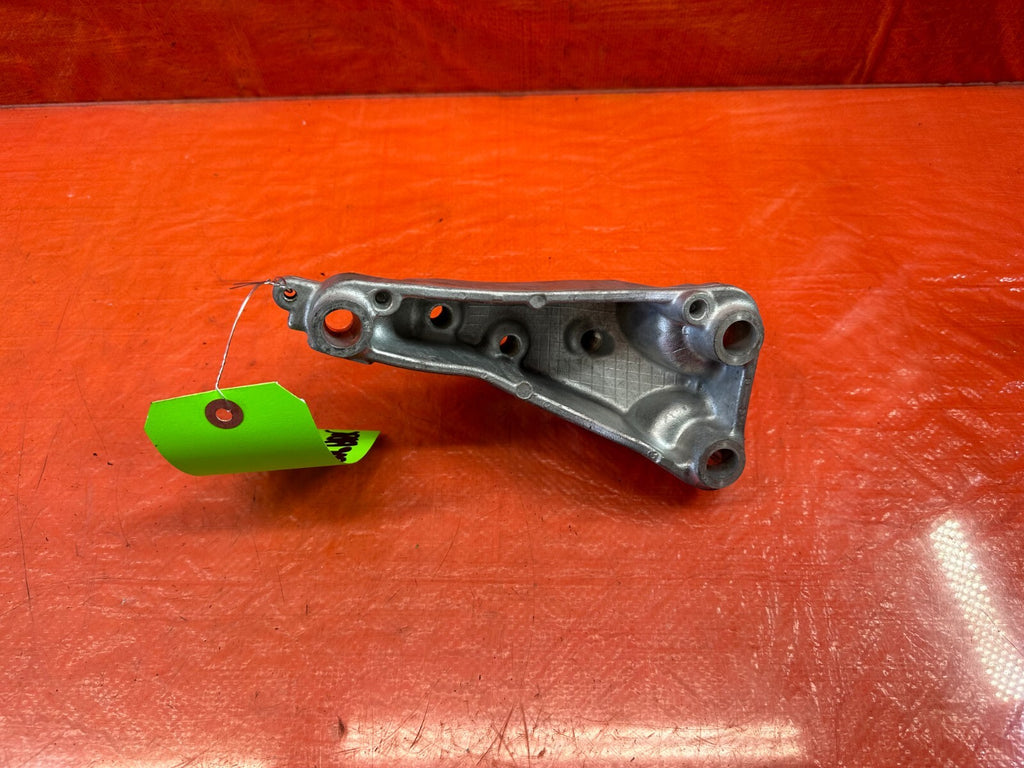 09 14 ACURA TSX   2.4L MANUAL   6 SPEED UPPER TRANSMISSION BRACKET   OEM #2335