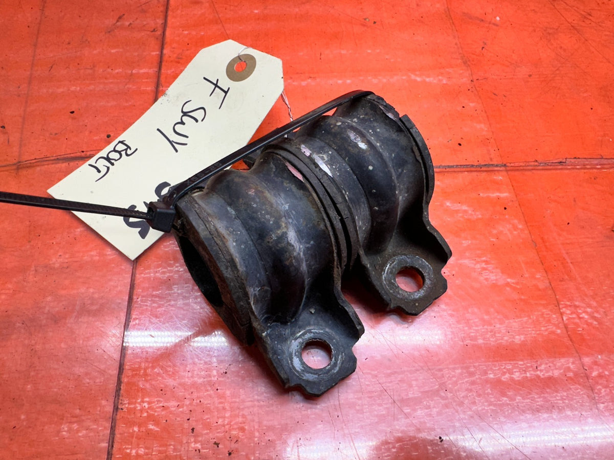 14-15 INFINITI Q50 3.7L AWD FRONT SUSPENSION SWAY STABILIZER BAR MOUNT BRACKETS0