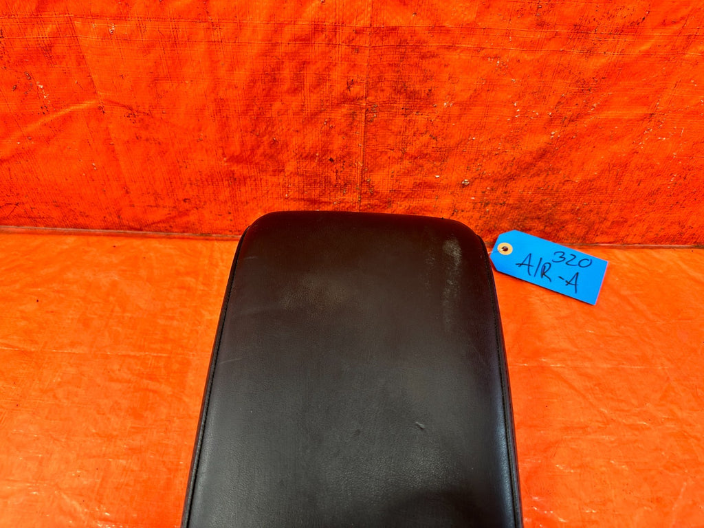 08 13 INFINITI G37 COUPE   ARM REST CENTER CONSOLE BLACK LEATHER TOP PORTION OEM6