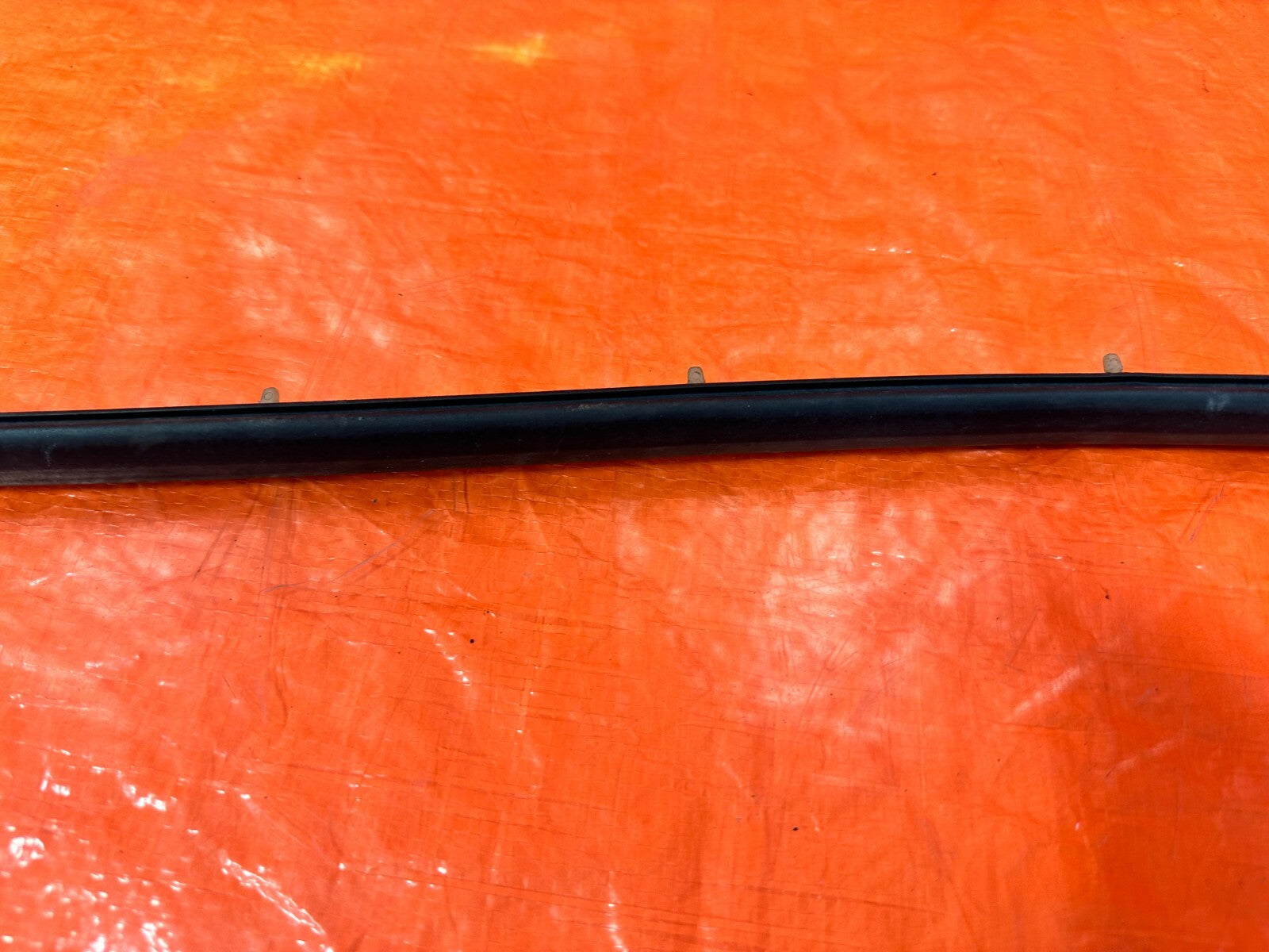 92 96 HONDA PRELUDE   LEFT OR RIGHT   LOWER DOOR SEAL WEATHER STRIP   OEM #27312