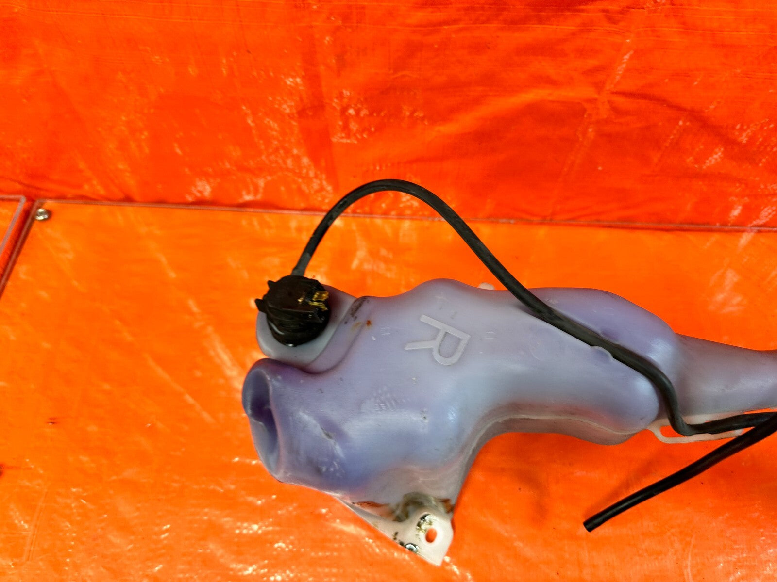 06 11 HONDA CIVIC 4 DOOR SEDAN   WINDSHIELD WIPER FLUID RESERVOIR TANK OEM #2708