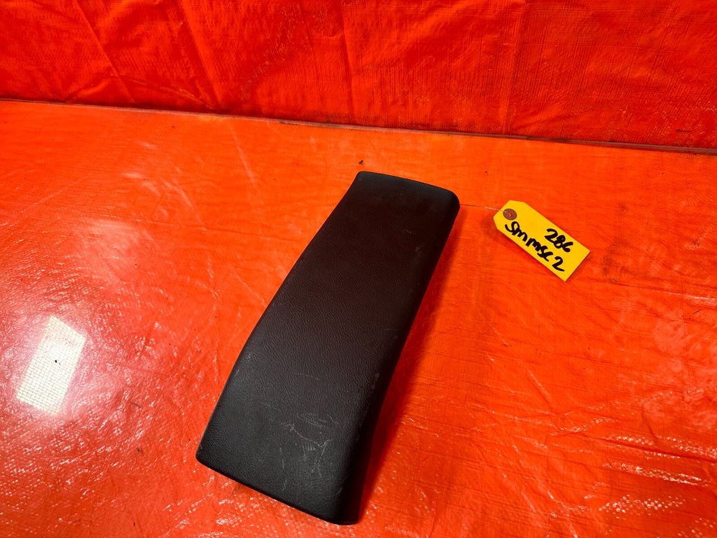 06 11 HONDA CIVIC SI   BEHIND THE BACK OF THE ARM REST REAR TRIM   OEM #2860