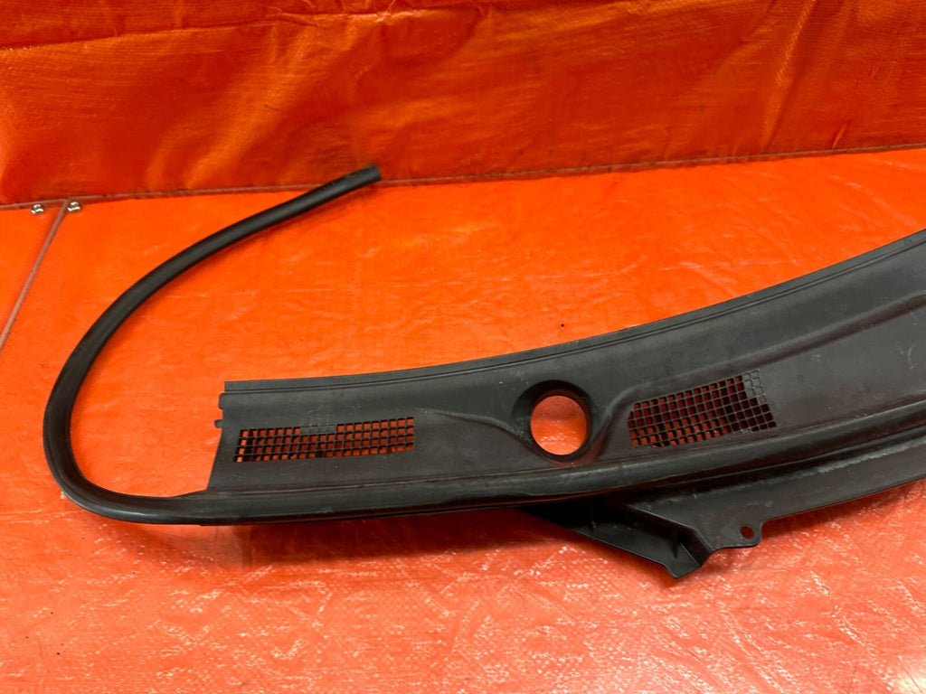 14 20 INFINITI Q50 Q60   WINDSHIELD WIPER COWL TRIM PLASTIC   OEM LEFT SIDE #2157