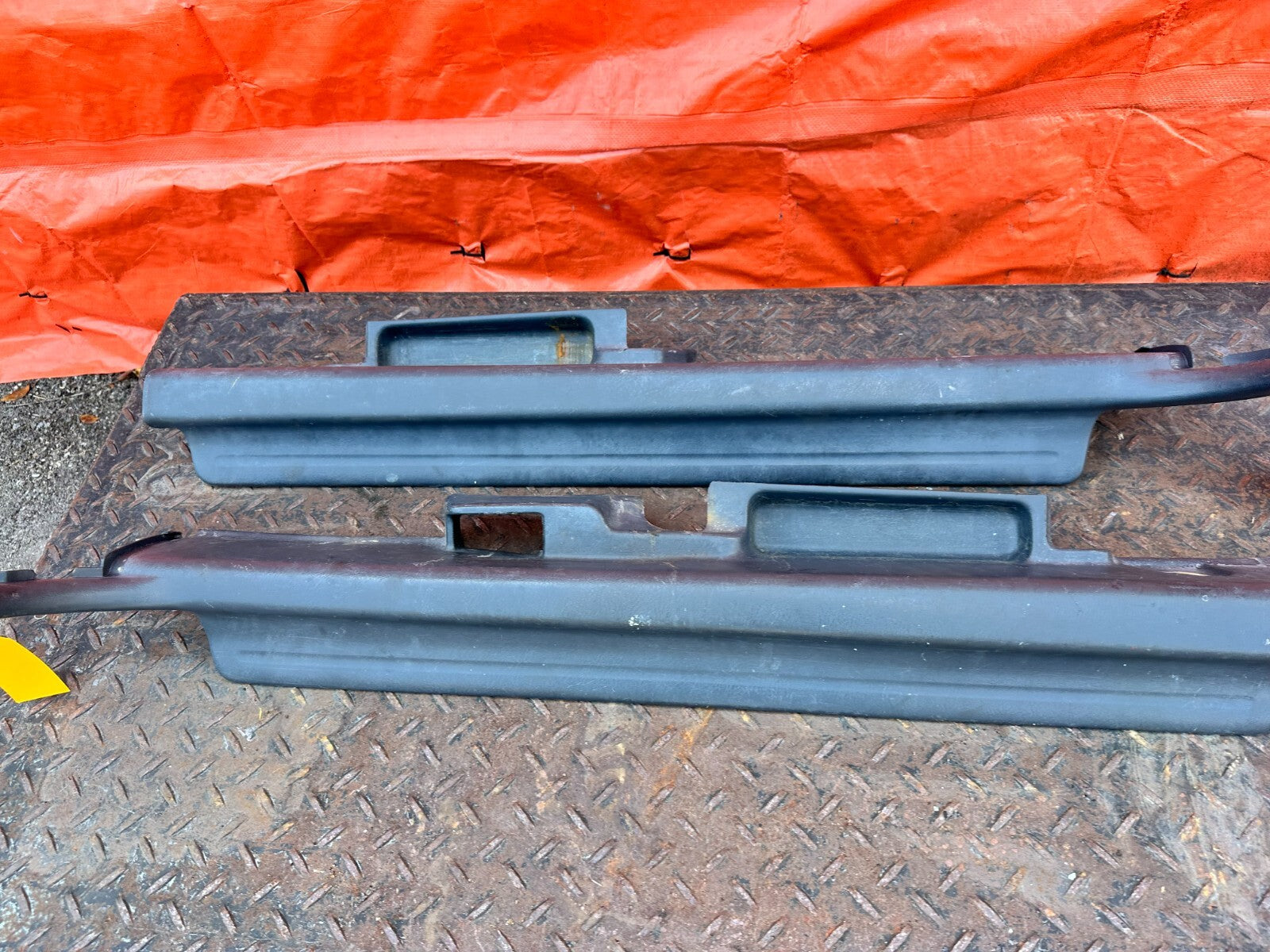 96 00 HONDA CIVIC   HATCHBACK   LEFT AND RIGHT FLOOR PILLARS SCUFF PLATE SET 28712