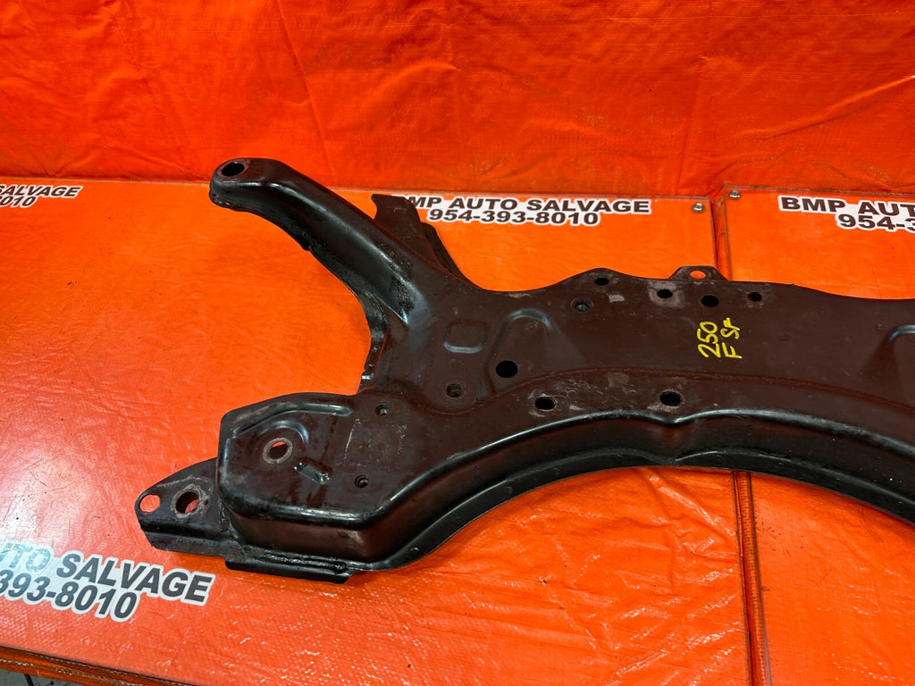 00 05 TOYOTA CELICA   FRONT SUBFRAME CROSSMEMBER K FRAME ENGINE CRADLE   OEM 2508