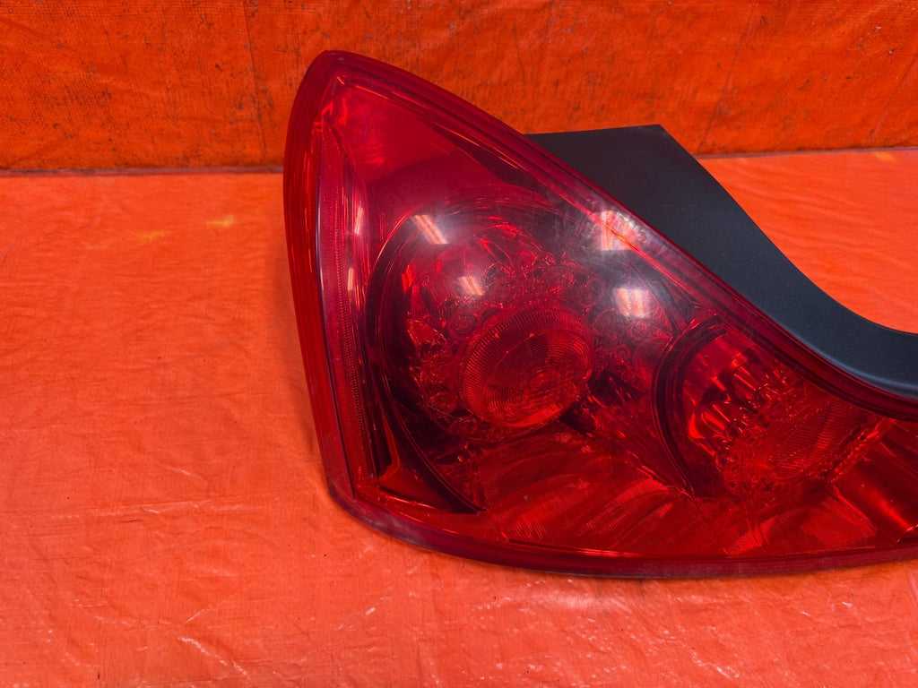 08 13 INFINITI G37 COUPE 2D DRIVER LEFT   TAIL LIGHT LAMP W/ HARNESS OEM 3285