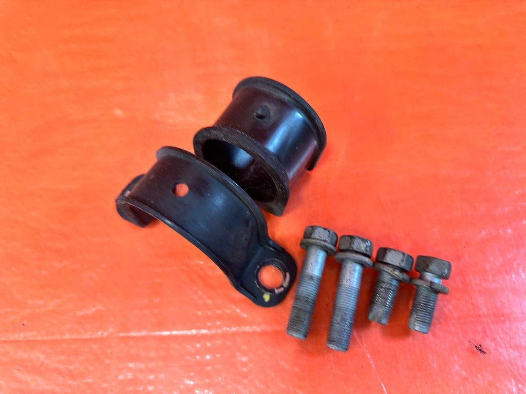 13 16 HYUNDAI GENESIS COUPE   POWER STEERING RACK MOUNTING BRACKET BRACE OEM 3182