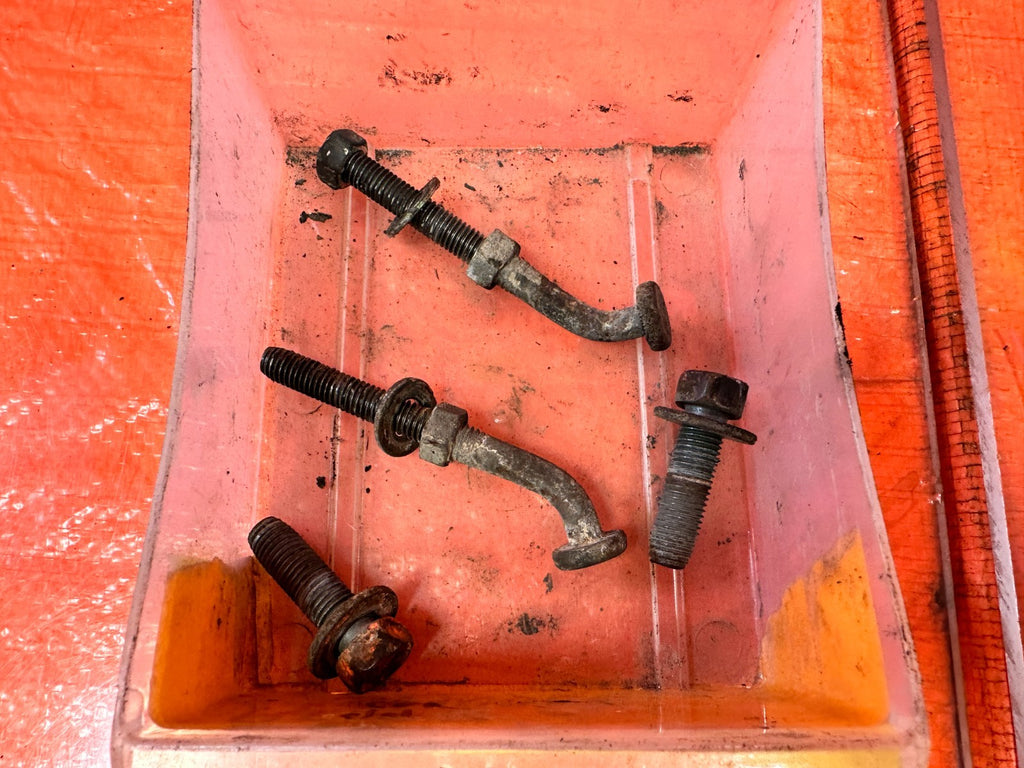 92 95 HONDA CIVIC   2D COUPE   GAS TANK STRAP BOLTS HARDWARE   OEM 3260