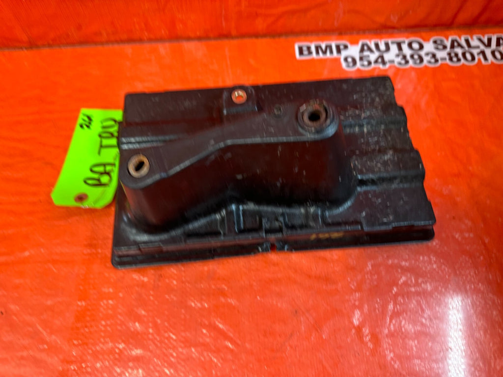02 10 LEXUS SC430   BATTERY MOUNTING TRAY BRACKET   OEM #26110