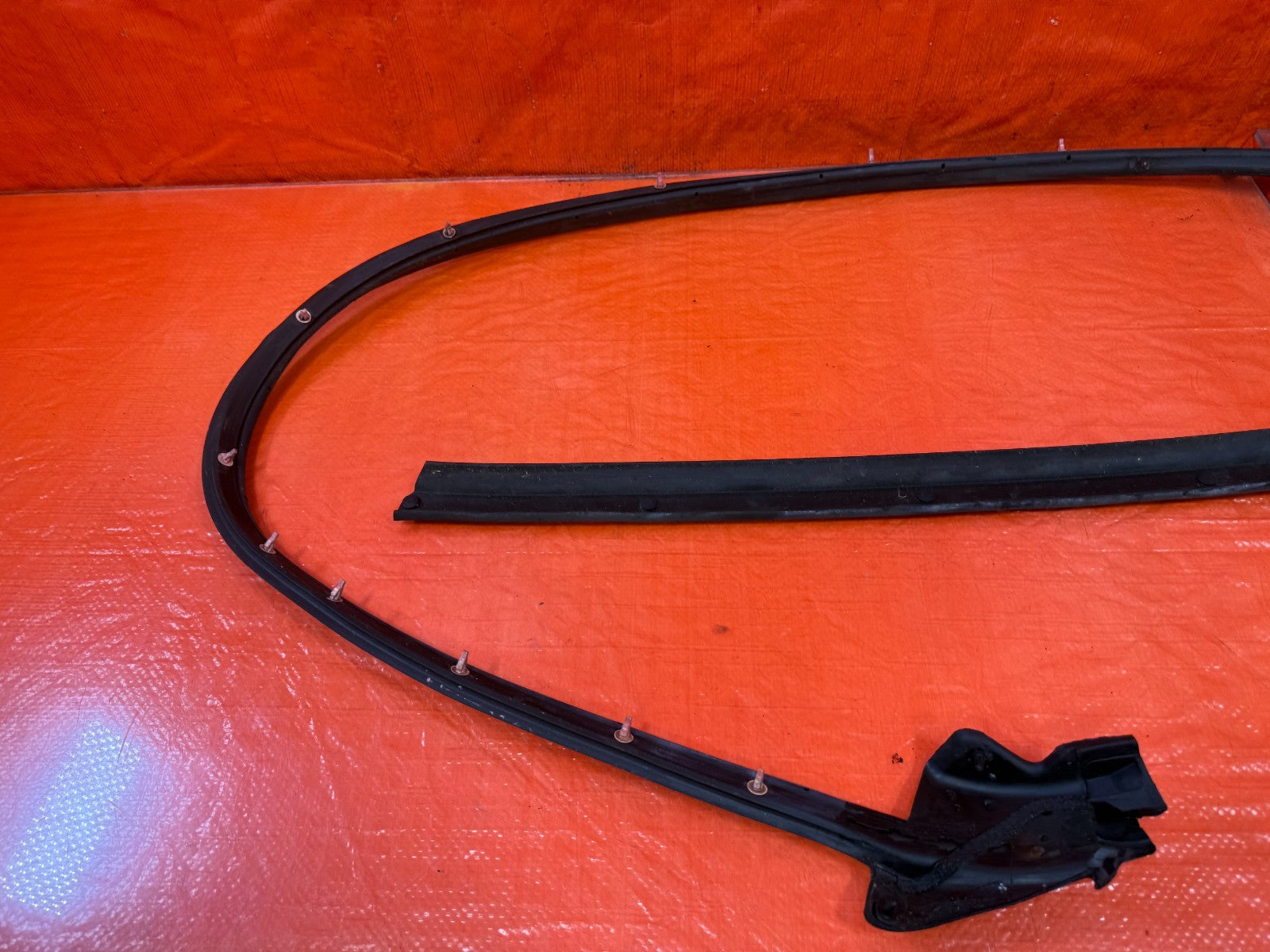 08 15 INFINITI G37 & Q60 2D COUPE RIGHT DOOR MOUNTED WEATHER STRIP OEM 3288