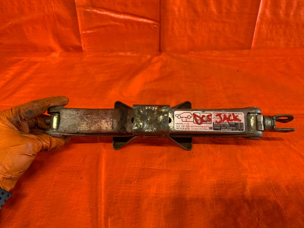 02 06 ACURA RSX TYPE S   SCISSOR JACK   ONLY THE SCISSOR JACK NO OTHER TOOLS  0