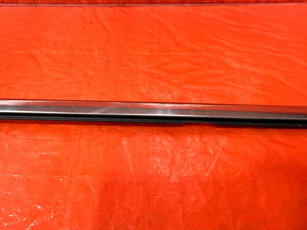 04 08 ACURA TSX   RIGHT REAR EXTERIOR WINDOW GLASS TRIM   OEM FACTORY #2755