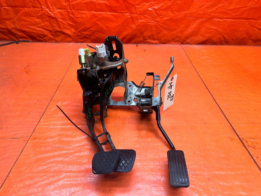 94 01 ACURA INTEGRA 5 SPEED MANUAL CLUTCH BRAKE PEDAL SET OEM #3310