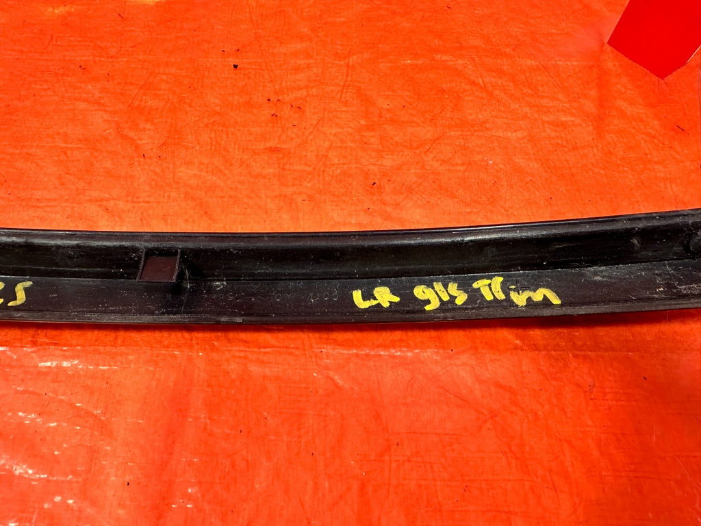 90 91 HONDA CIVIC HATCHBACK   LEFT CENTER PILLAR TRIM    73840 SH0 A10   OEM 3257