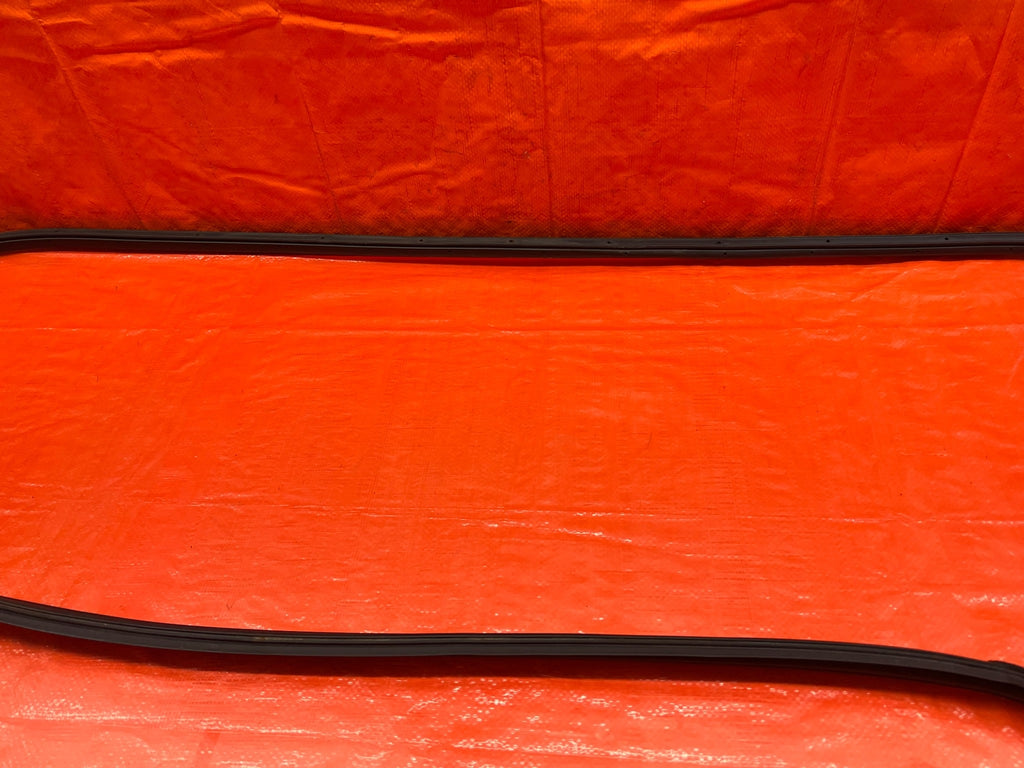 09 14 ACURA TSX   DRIVER LEFT REAR DOOR   WEATHER STRIP TRIM SEAL GASKET OEM 16810