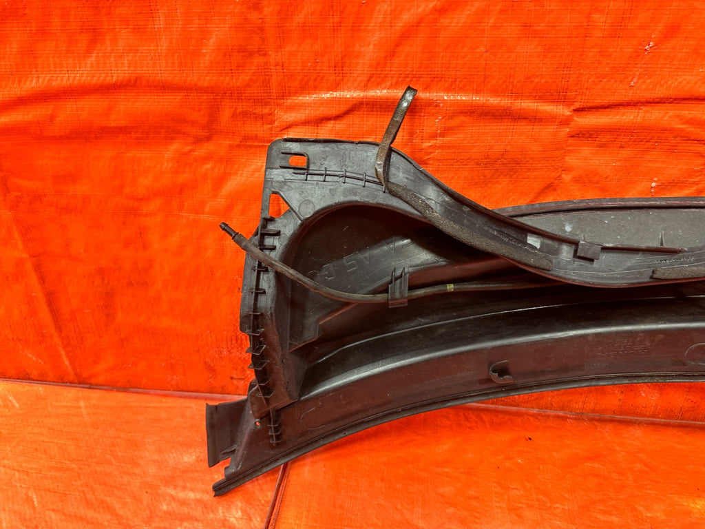 04 05 ACURA TSX   WINDSHIELD WIPER COWL TRIM PLASTIC   OEM FACTORY #30411
