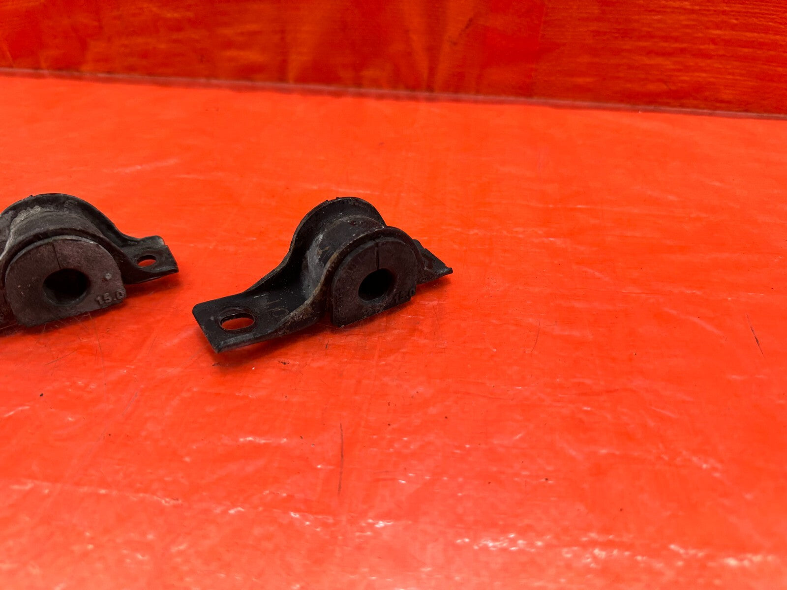 02 05 HONDA CIVIC SI EP3 HATCH REAR SWAY BAR MOUNTING BRACKET & BUSHINGS OEM 1879