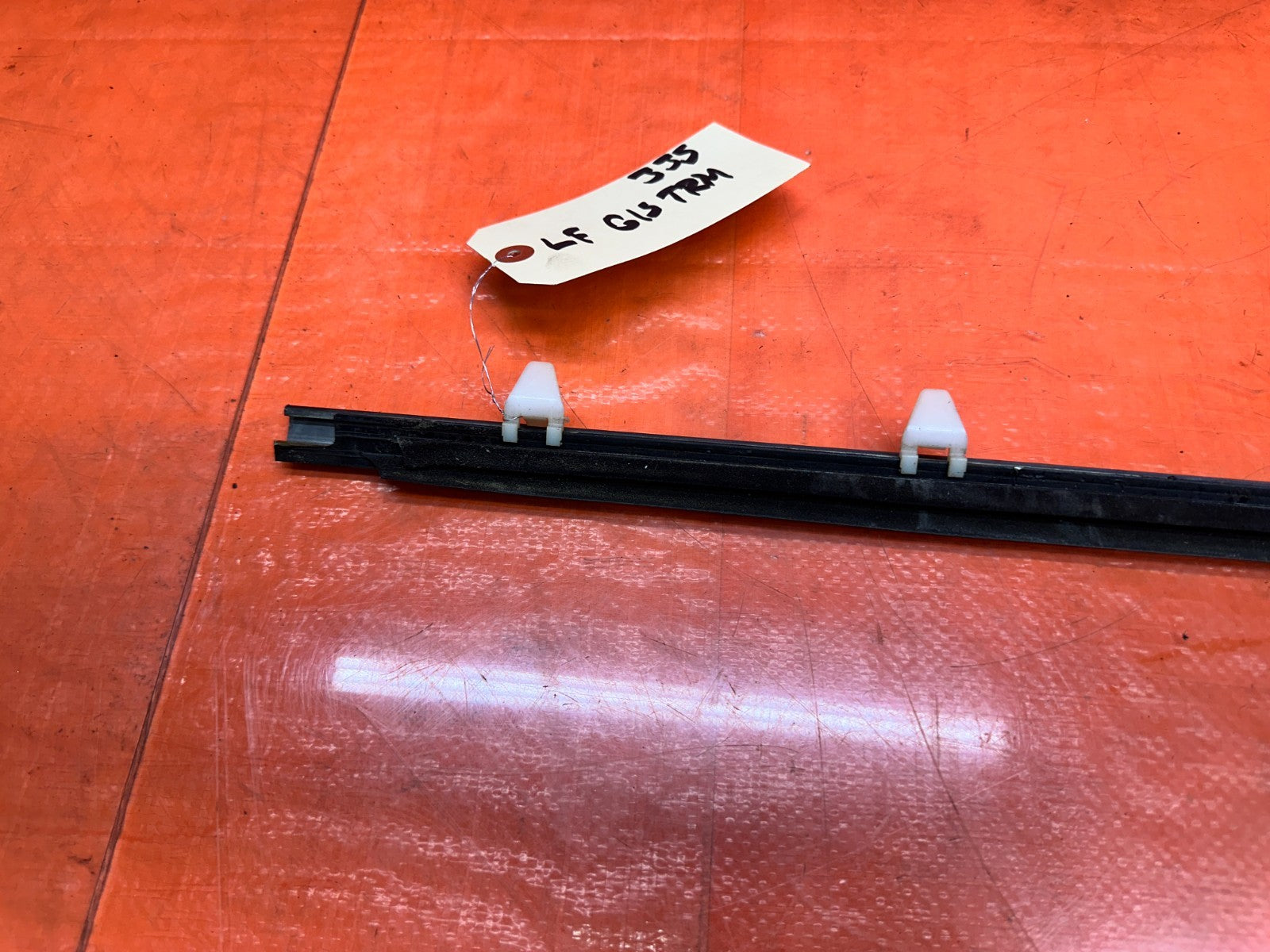 97 01 HONDA PRELUDE 2.2L DRIVER LEFT FRONT DOOR WINDOW GLASS TRIM MOLDING OEM #311