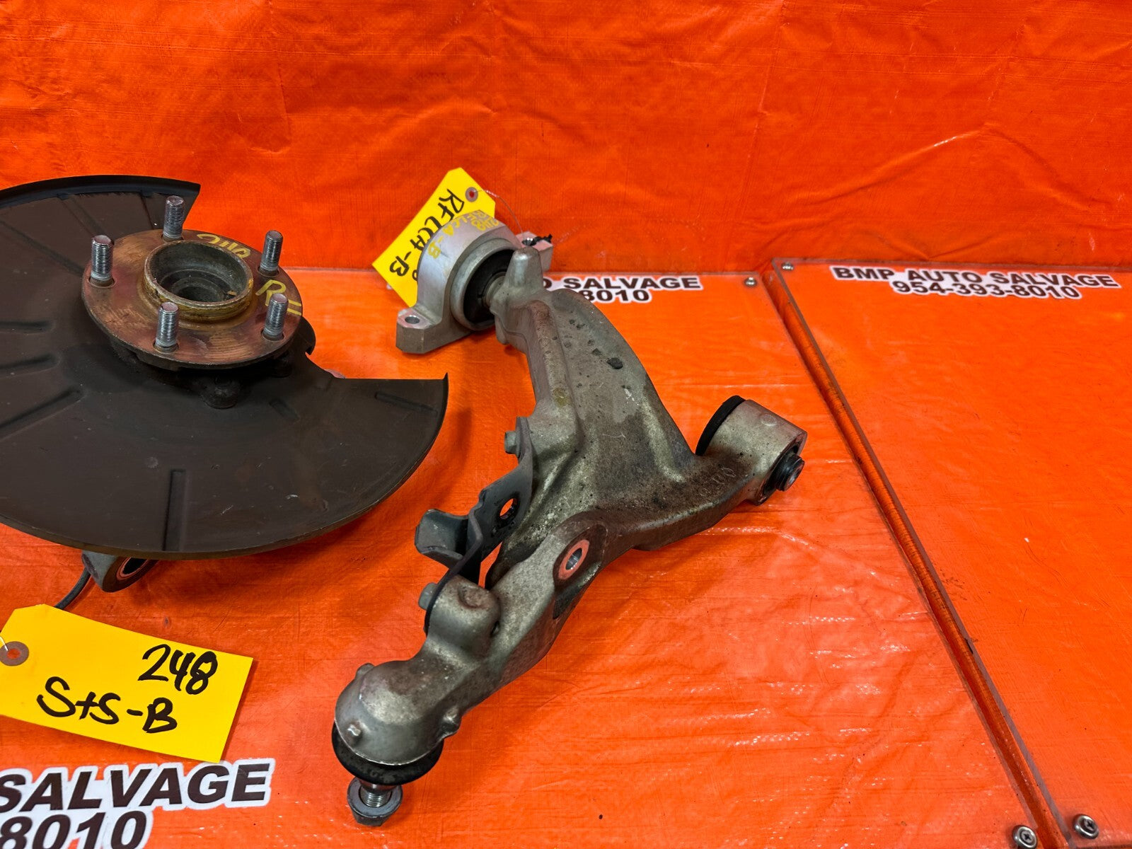 08 15 INFINITI G37 COUPE RWD RIGHT FRONT SPINDLE SHOCK AND CONTROL ARMS OEM 2481