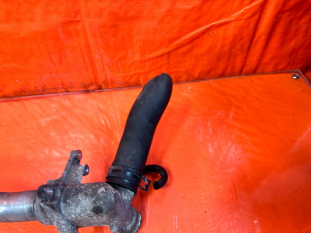 08 15 INFINITI G37 Q60 3.7L VQ37 REAR ENGINE WATER COOLANT PASSAGE PIPE #3293