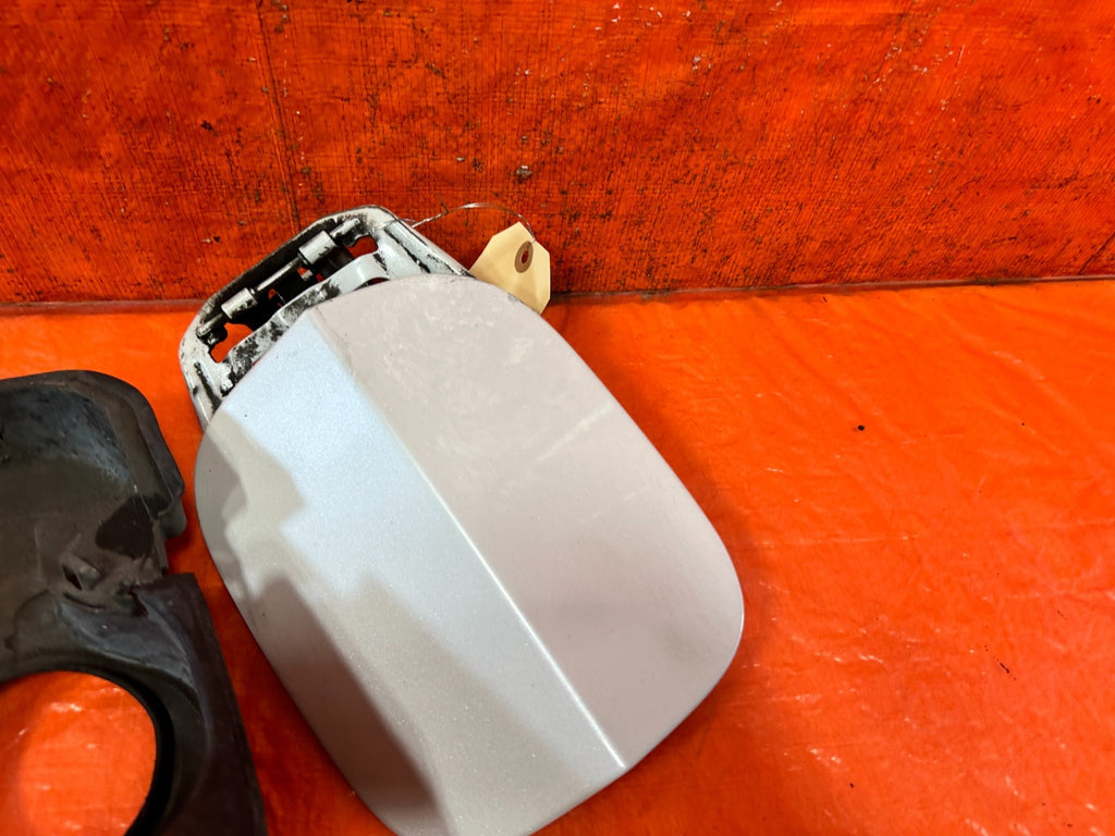 18 22 HONDA ACCORD 1.5L   GASOLINE GAS FUEL LID COVER W/ PLASTIC COVER OEM 3244