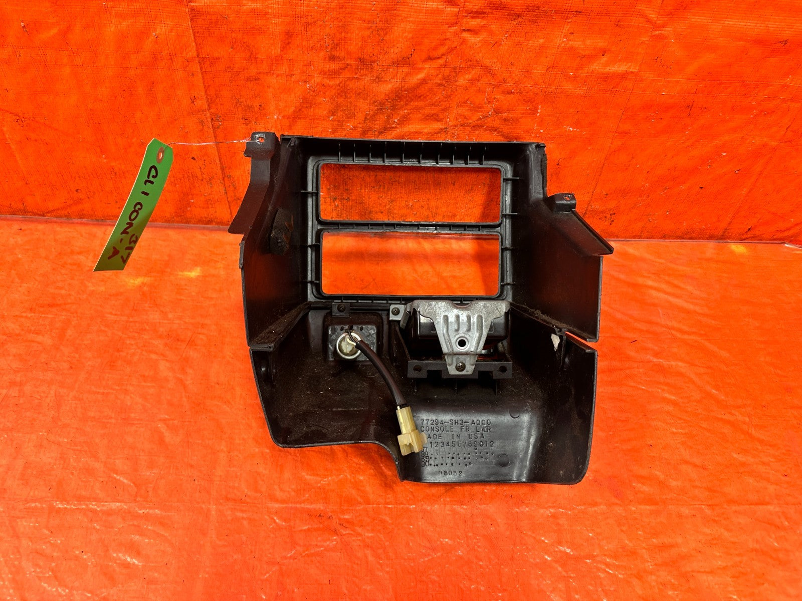 90 91 HONDA CIVIC HATCHBACK   RADIO MOUNTING BRACKET W/ RADIO BEZEL TRIM   OEM5